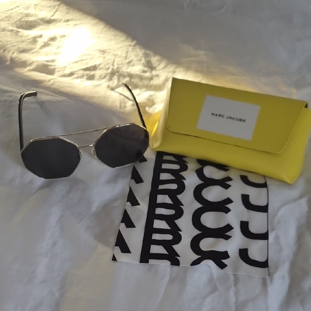 Marc Jacobs Black Sunglasses with Yellow Case